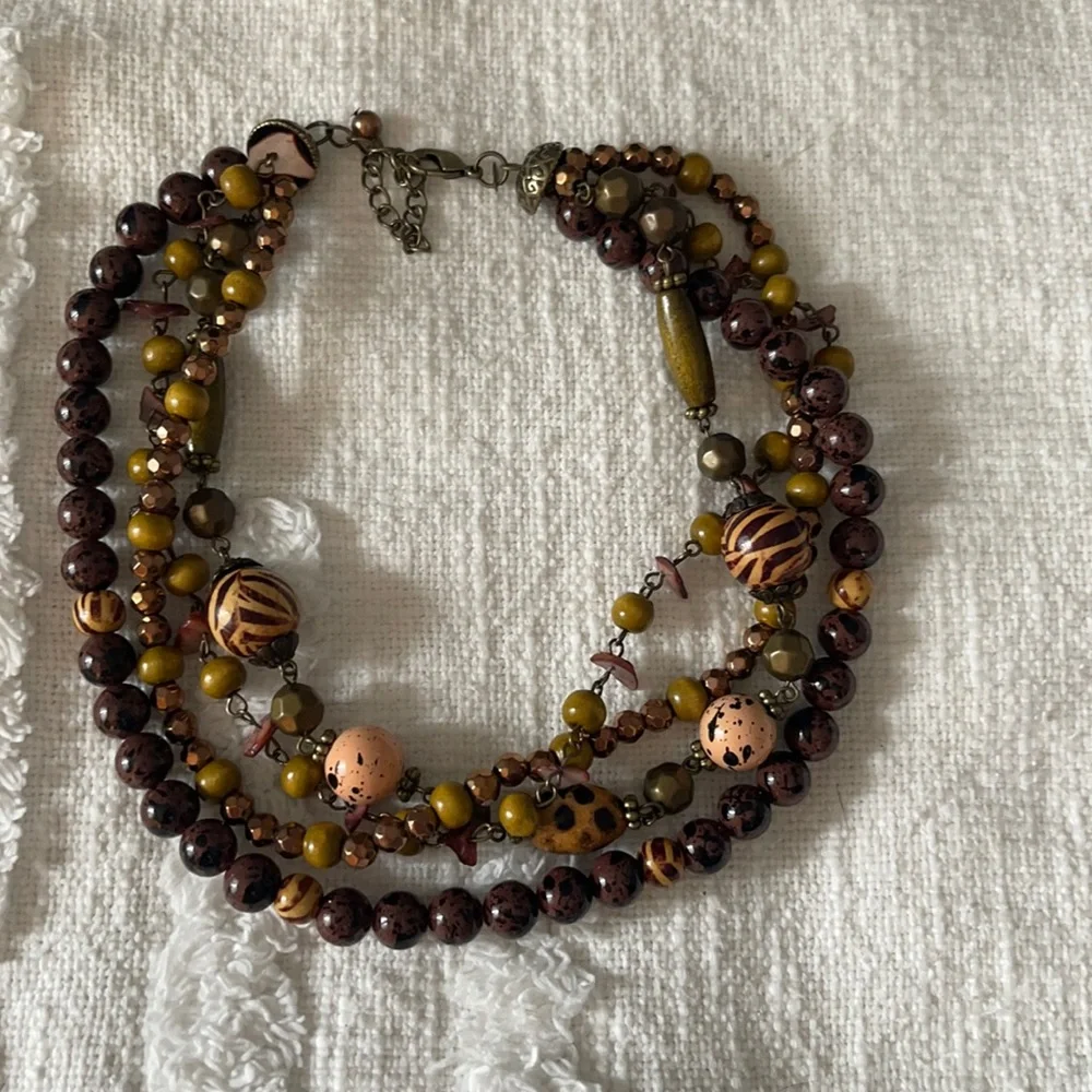 Beautiful brown statement necklace - Picture 2 of 3